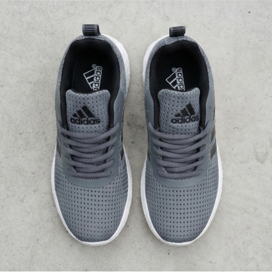 👟 Ultra-Lightweight Mesh Performance Runners